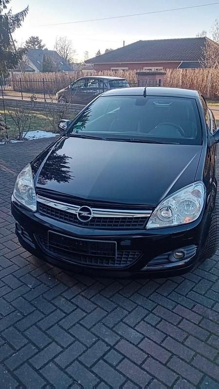 Schwarz Gebraucht 2009 Opel Astra Cabriolet Cabrio | 3.950 € (Fairer Preis) - Bild 1/4