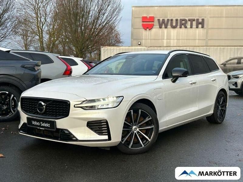 Weiss Gebraucht 2023 Volvo V60 Plus Kombi | 36.980 € (Fairer Preis) - Bild 1/4