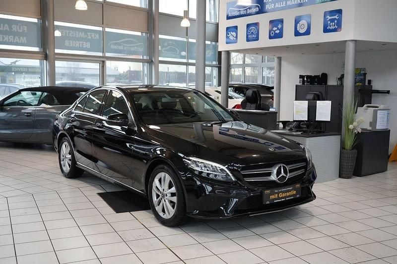 Gebraucht Mercedes C180 Sport 156 PS (114 kW) 2020 Schwarz Limousine