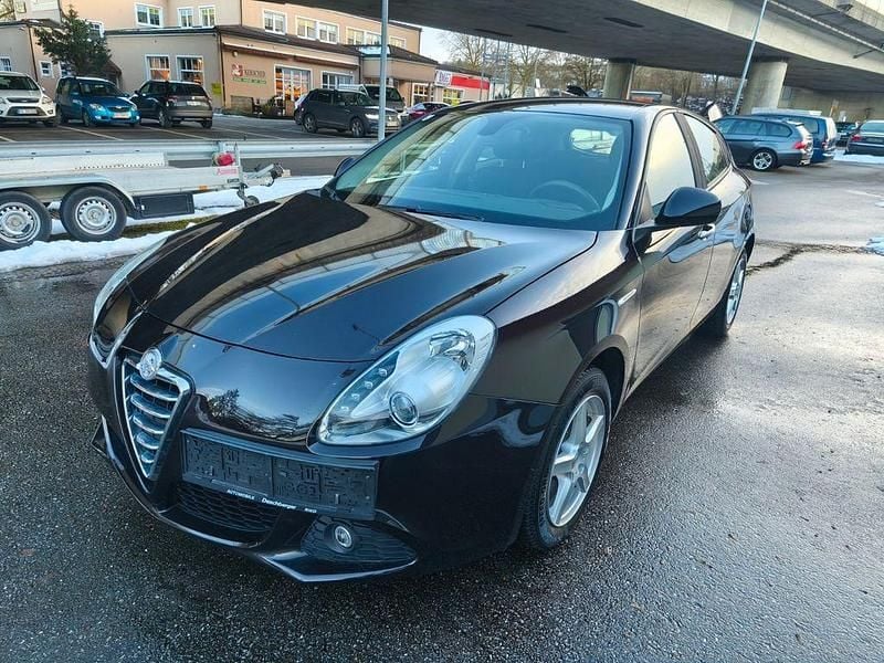 Schwarz Gebraucht 2013 Alfa Romeo Giulietta Limousine | 5.890 € - Bild 1/4