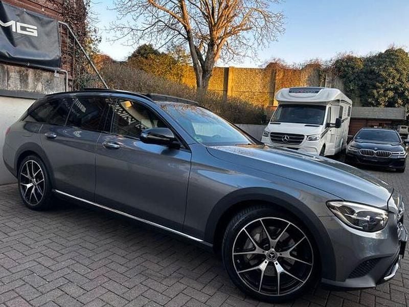 Gebraucht Mercedes E400 450 PS (330 kW) 2022 Grau Limousine