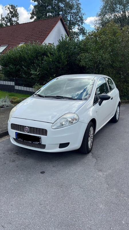 Weiß Gebraucht 2009 Fiat Punto Kleinwagen | 2.000 € (Fairer Preis) - Bild 1/4