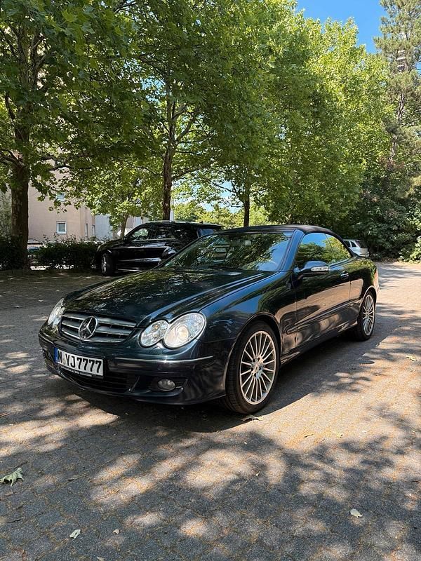 Grau Gebraucht 2007 Mercedes CLK320 Elegance Cabrio | 9.990 € (Fairer Preis) - Bild 1/4