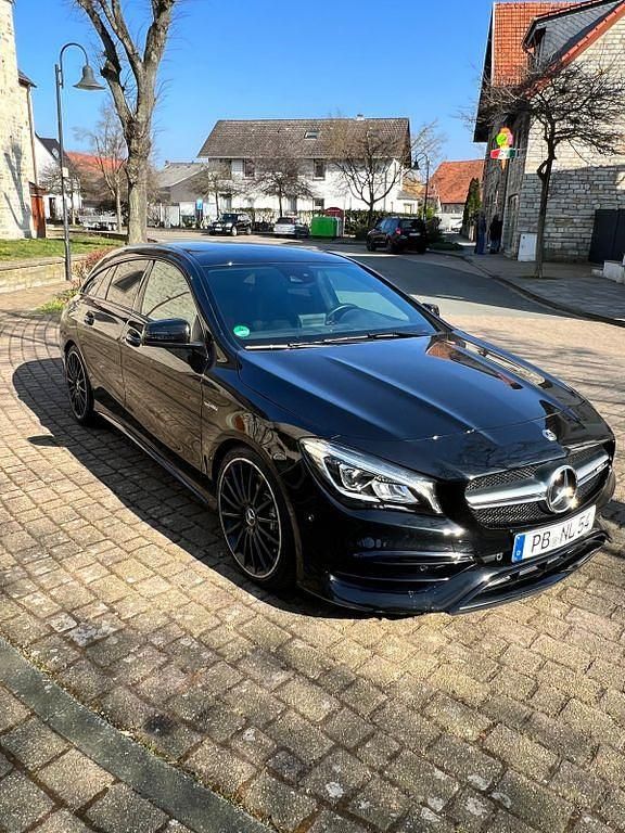 Schwarz Gebraucht 2018 Mercedes CLA45 AMG Shooting Brake AMG Kombi | 26.400 € (Fairer Preis) - Bild 1/4