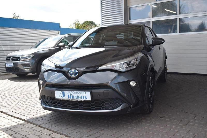 Grau Gebraucht 2022 Toyota C-HR Team SUV | 22.990 € (Guter Preis) - Bild 1/4