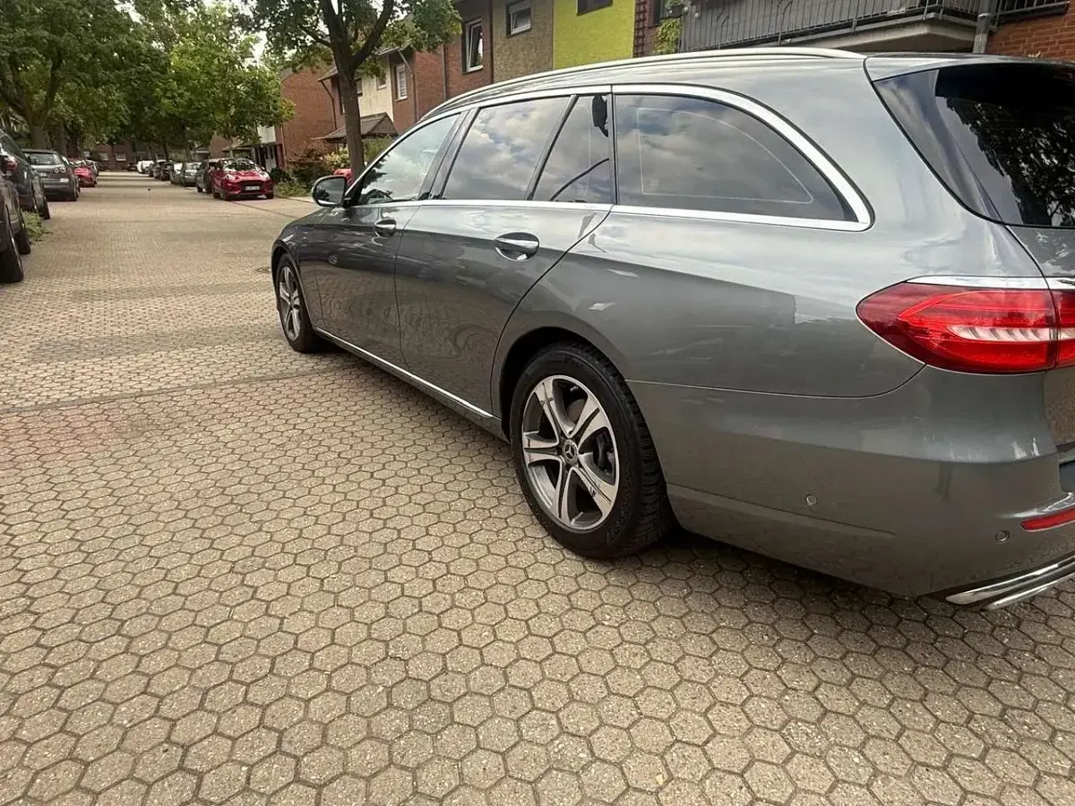 Gebraucht Mercedes E200 Exclusive 150 PS (110 kW) 2017 Kombi