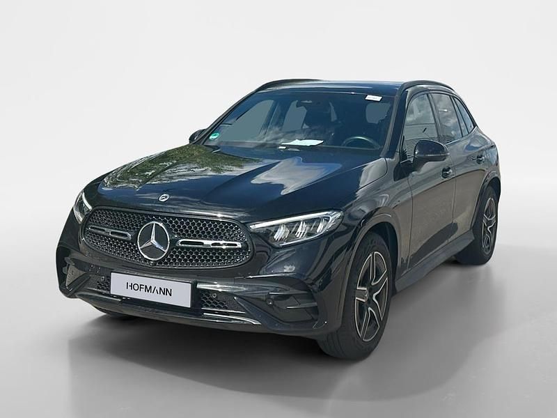 Obsidian black metallic paint Gebraucht 2023 Mercedes GLC200 Advanced Plus SUV | 49.890 € (Guter Preis) - Bild 1/2