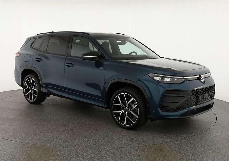 Nightshade blue metallic Neu 2025 VW Tayron R-line SUV | 55.995 € (Superpreis) - Bild 1/4