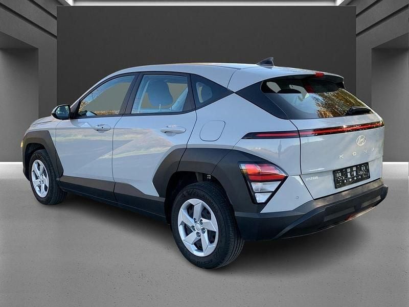 Gebraucht Hyundai Kona Pure 120 PS (88 kW) 2024 Grau SUV