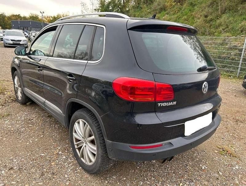 Gebraucht VW Tiguan Life 140 PS (102 kW) 2013 Schwarz SUV