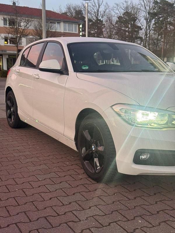 Gebraucht BMW 116 Advantage 116 PS (85 kW) 2015 Weiß Kleinwagen