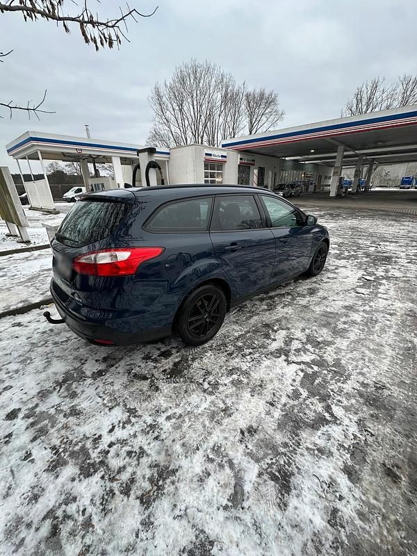 Second-hand Ford Focus 125 CP (91 kW) 2012 Albastru Break
