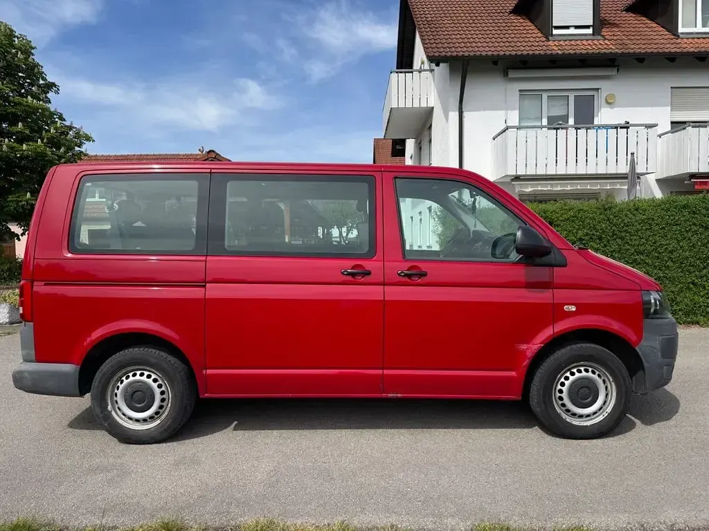 Gebraucht VW Caravelle 102 PS (75 kW) 2011 Rot Van