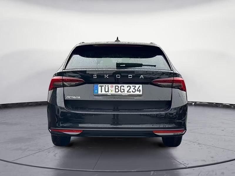 Second-hand Skoda Octavia 150 CP (110 kW) 2026 Negru Break