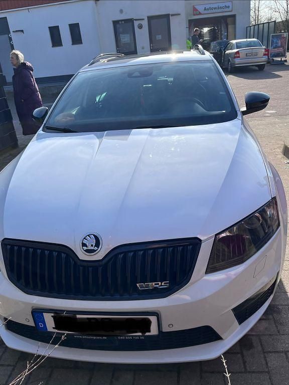 Gebraucht Skoda Octavia RS 184 PS (135 kW) 2016 Weiß Kleinwagen