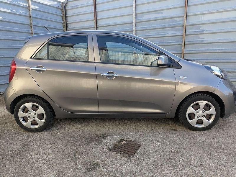 Gebraucht Kia Picanto Edition 7 69 PS (50 kW) 2015 Grau Kleinwagen