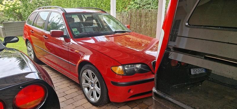 Rot Gebraucht 2003 BMW 325 Kombi | 3.850 € (Fairer Preis) - Bild 1/4