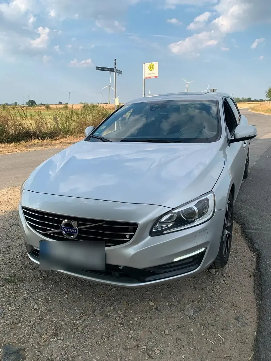 Gebraucht Volvo V60 190 PS (139 kW) 2018 Silber Kombi