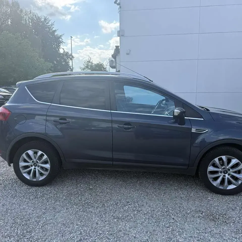 Gebraucht Ford Kuga Titanium 140 PS (102 kW) 2010 Royalgrau met. SUV