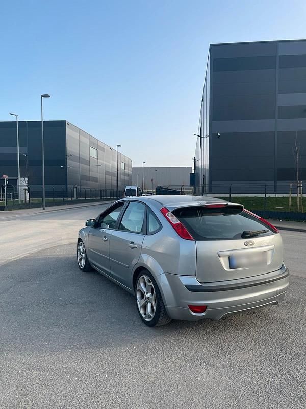 Gebraucht Ford Focus 116 PS (85 kW) 2006 Grau Kombi