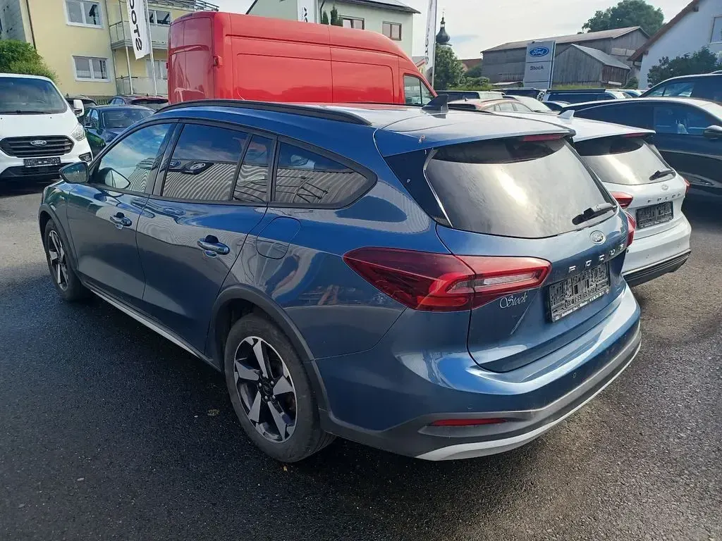 Gebraucht Ford Focus Active 125 PS (91 kW) 2022 Blau Kombi