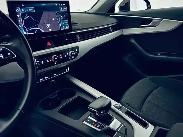 Gebraucht Audi A4 Sport 150 PS (110 kW) 2022 Schwarz Kombi