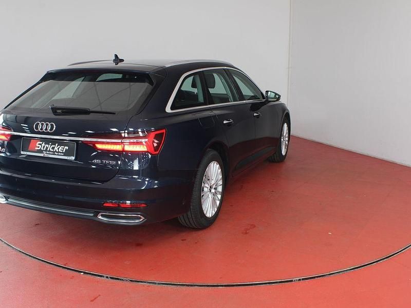 Gebraucht Audi A6 Design 265 PS (194 kW) 2022 Firmamentblau metallic (metallic) Kombi