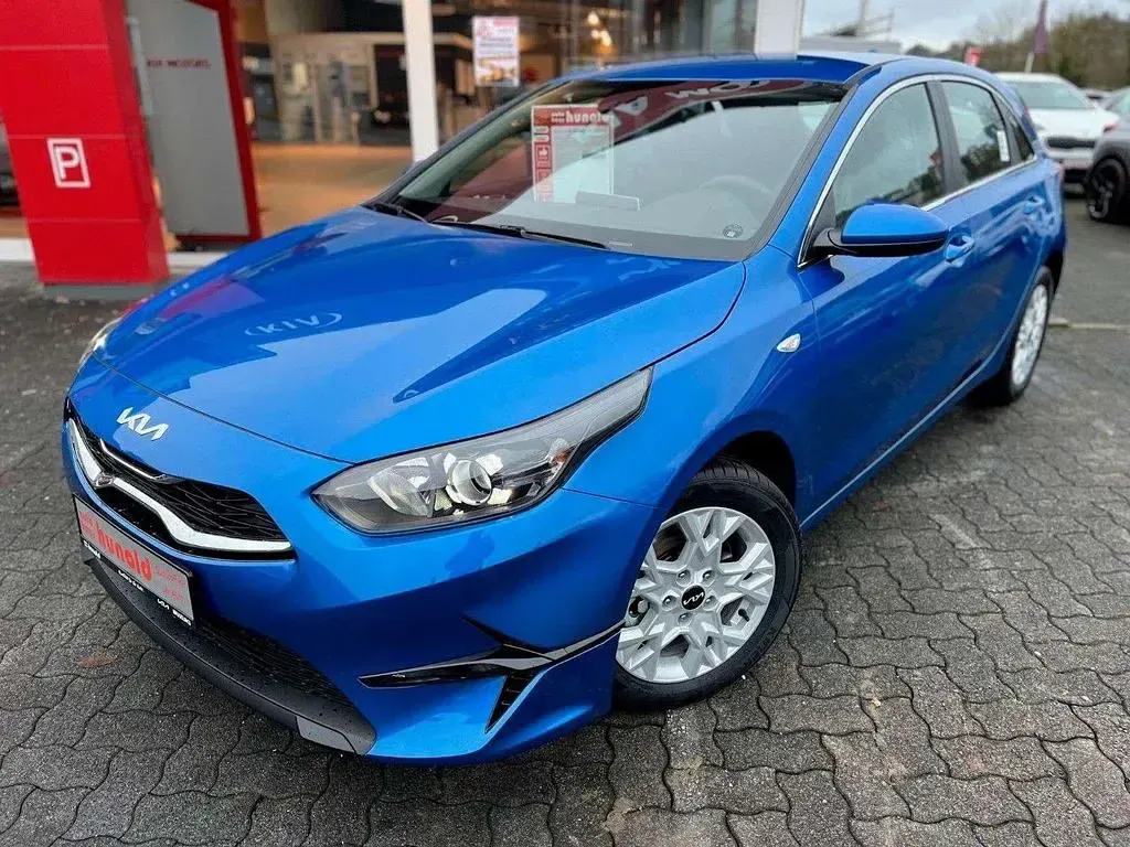 Neu Kia Ceed Vision 140 PS (102 kW) 2026 Blau Kleinwagen