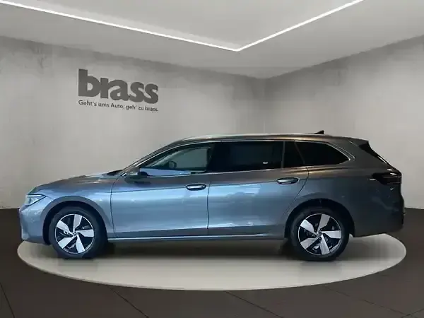 Neu VW Passat 150 PS (110 kW) 2026 Diabasgrau metallic Kombi