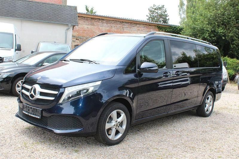 Blau Gebraucht 2022 Mercedes V250 Van / Kleinbus | 44.030 € (Superpreis) - Bild 1/4