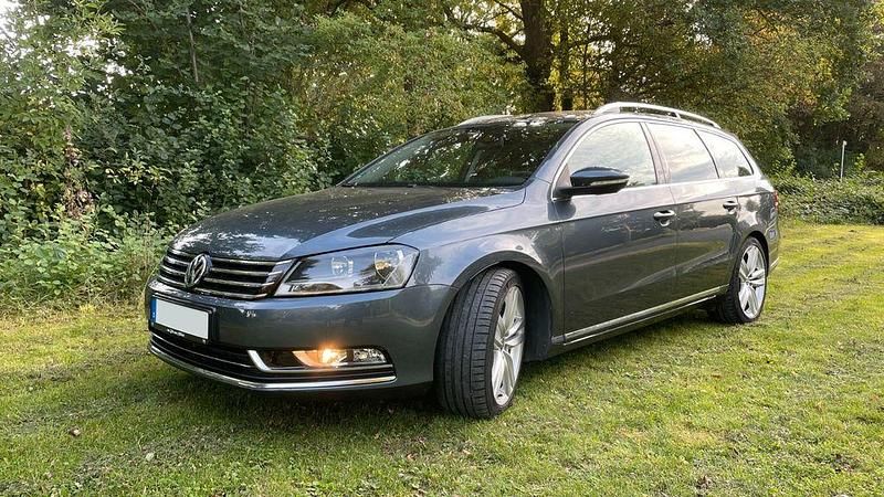 Grau Gebraucht 2011 VW Passat Highline Kombi | 10.500 € (Teuer) - Bild 1/4
