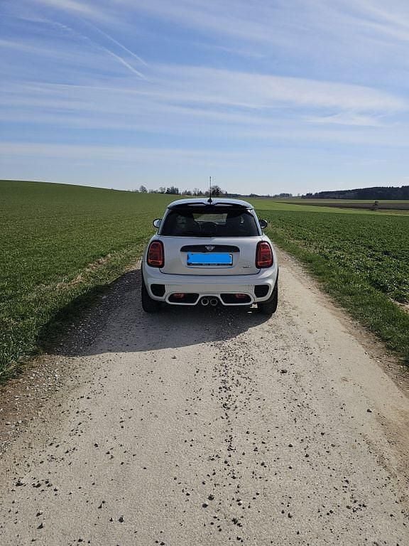 Gebraucht Mini John Cooper Works 231 PS (169 kW) 2021 Weiß Kleinwagen
