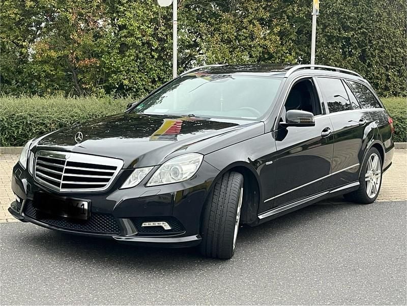 Gebraucht Mercedes E220 AMG 170 PS (125 kW) 2010 Schwarz Kombi