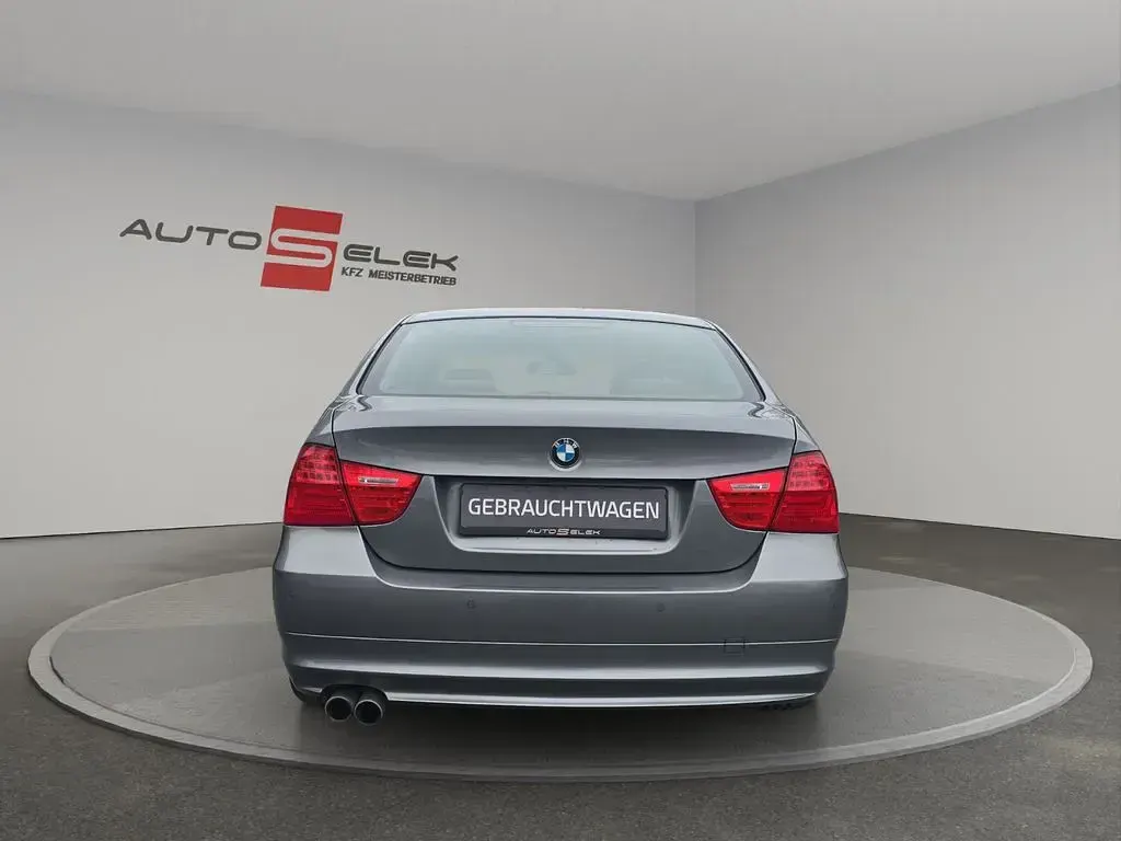 Gebraucht BMW 325 Comfort Edition 204 PS (150 kW) 2011 Grau Limousine