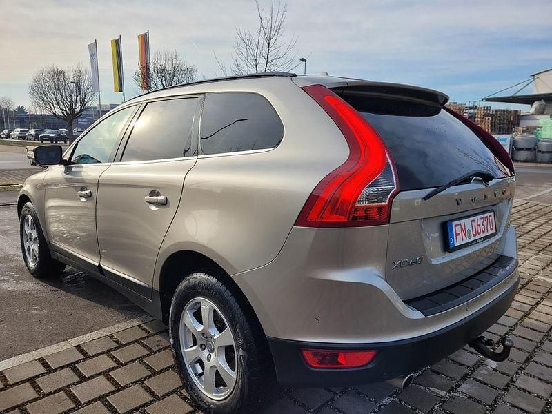 Gebraucht Volvo XC60 215 PS (158 kW) 2012 Silber SUV