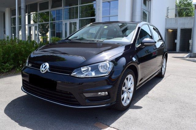 Gebraucht VW Golf VII LOUNGE 110 PS (80 kW) 2016 Schwarz metallic Limousine