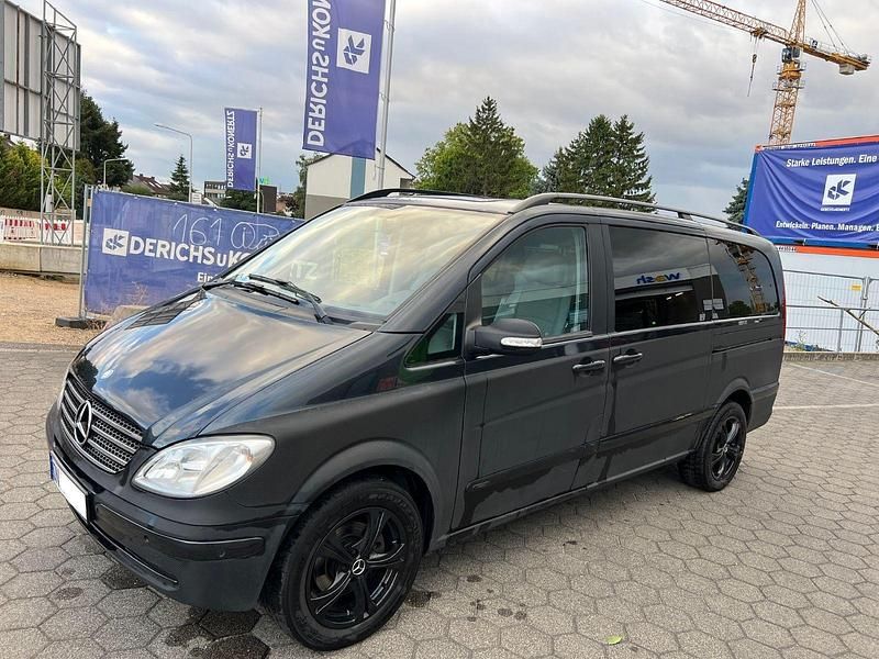 Schwarz Gebraucht 2006 Mercedes Viano Van / Kleinbus | 10.499 € (Teuer) - Bild 1/4