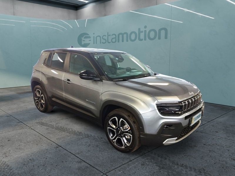 Grau Neu 2024 Jeep Avenger EV Summit SUV | 36.640 € (Fairer Preis) - Bild 1/3