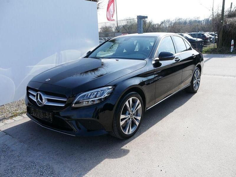 Gebraucht Mercedes C300e Avantgarde 194 PS (142 kW) 2021 Fabric  black / anthracite Limousine