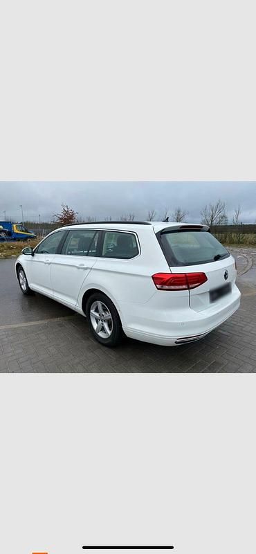 Gebraucht VW Passat 120 PS (88 kW) 2017 Weiß Kombi