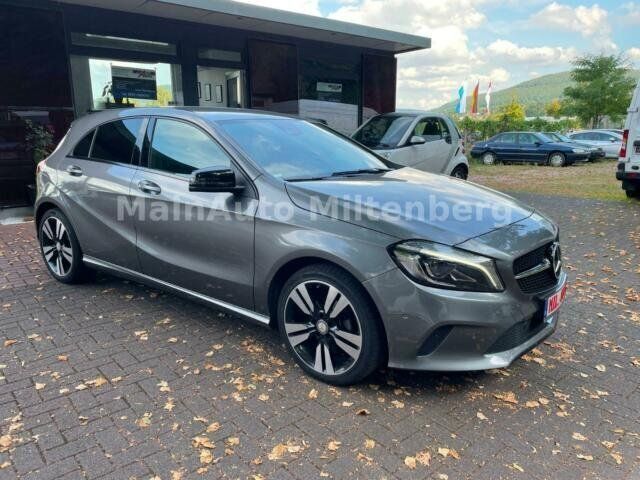 Gebraucht Mercedes A180 Night 109 PS (80 kW) 2017 Grau metallic Limousine