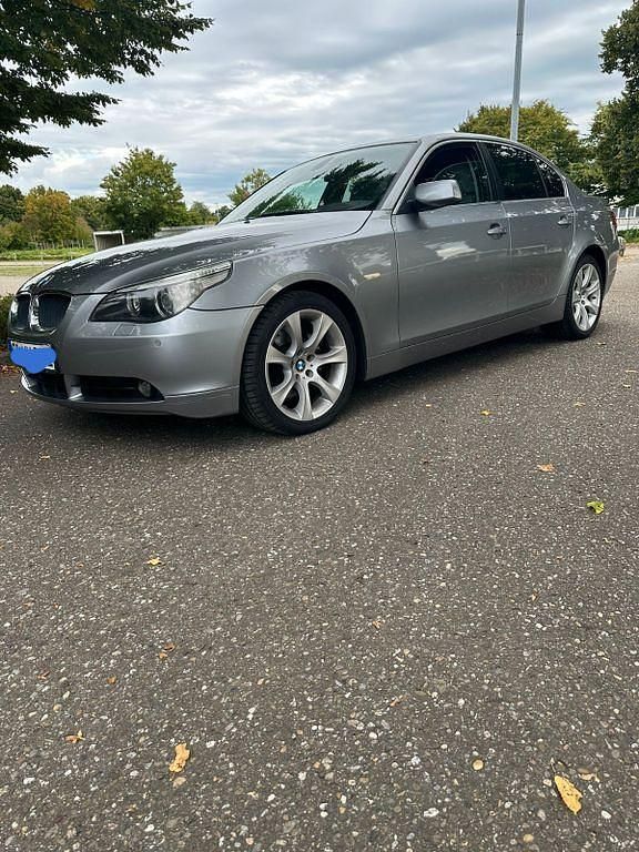 Silber Gebraucht 2004 BMW 530 M Sport Limousine | 8.900 € (Guter Preis) - Bild 1/4