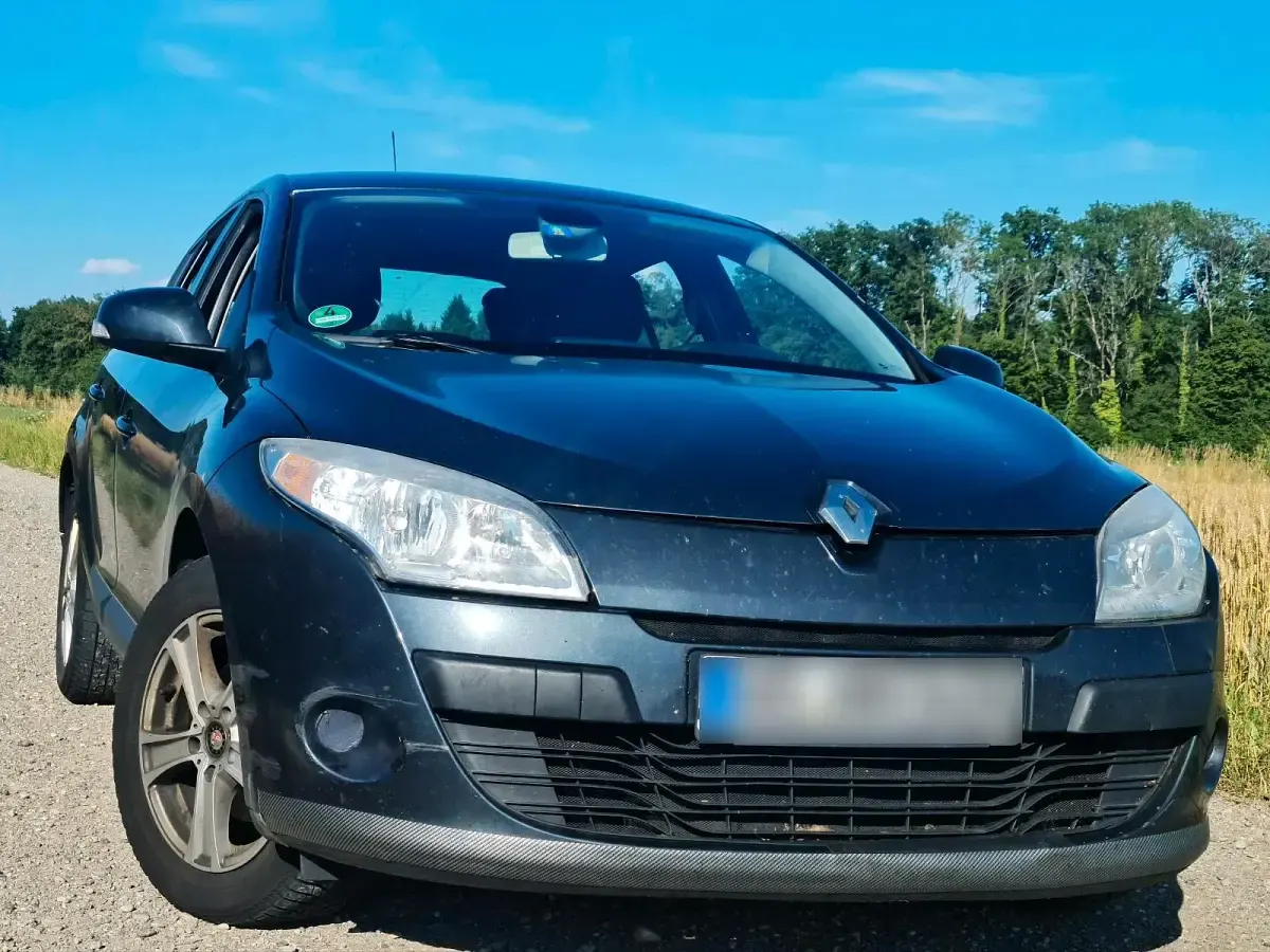 Gebraucht Renault Mégane 110 PS (80 kW) 2010 Grau Limousine