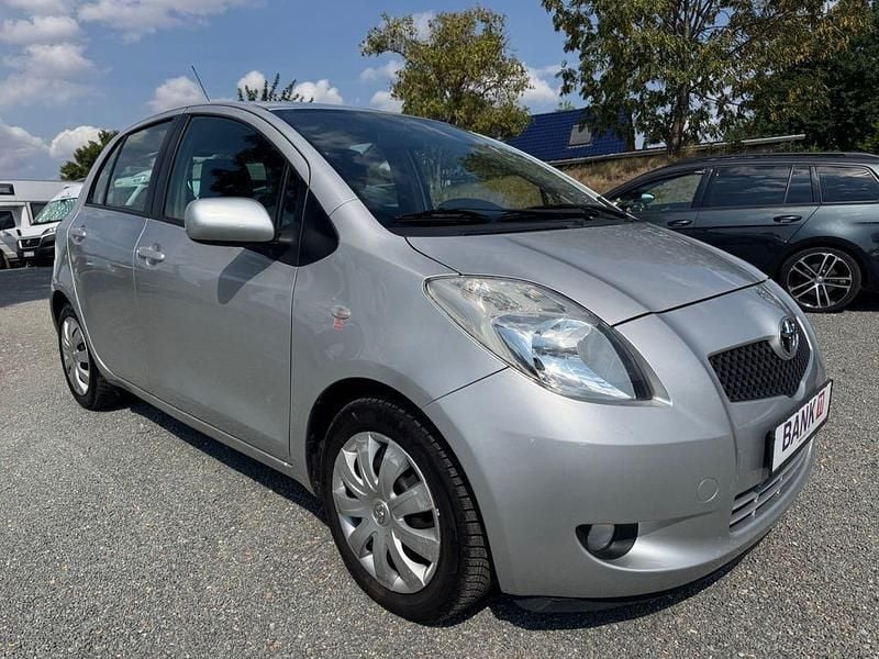 Gebraucht Toyota Yaris Sol 87 PS (63 kW) 2007 Silber Limousine