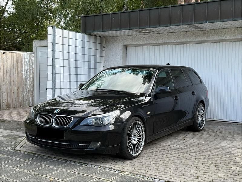Schwarz Gebraucht 2010 BMW 530 Kombi | 6.499 € (Superpreis) - Bild 1/4