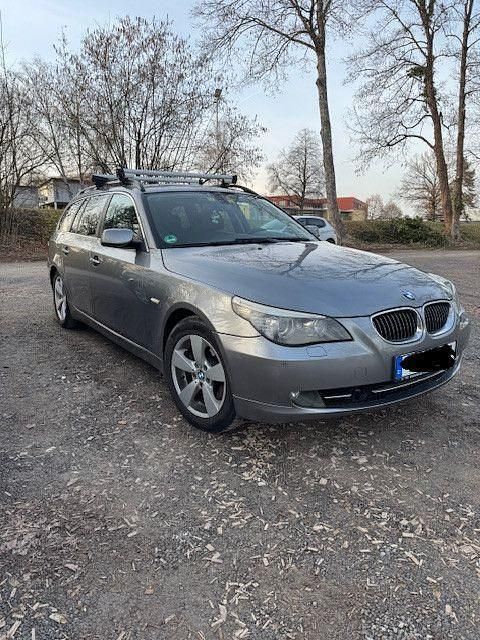 Grau Gebraucht 2007 BMW 530 Kombi | 3.200 € (Superpreis) - Bild 1/4