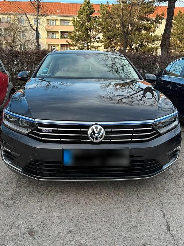 Gebraucht VW Passat GTE 218 PS (160 kW) 2018 Grau Kombi