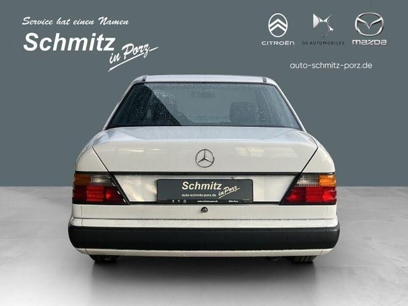 Gebraucht Mercedes 200 72 PS (52 kW) 1986 Arcticweiss Limousine