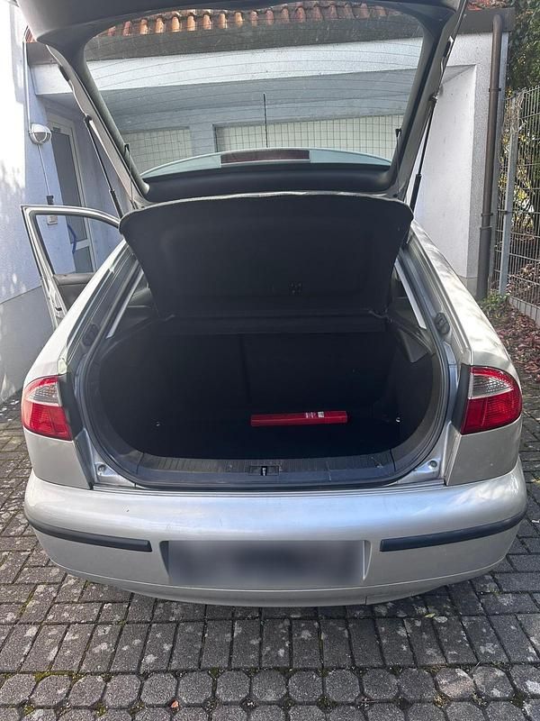 Second-hand Seat Leon 105 CP (77 kW) 2004 Argintiu Hatchback