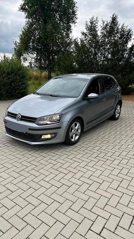 Grau Gebraucht 2010 VW Polo Kleinwagen | 8.700 € (Etwas zu teuer) - Bild 1/4